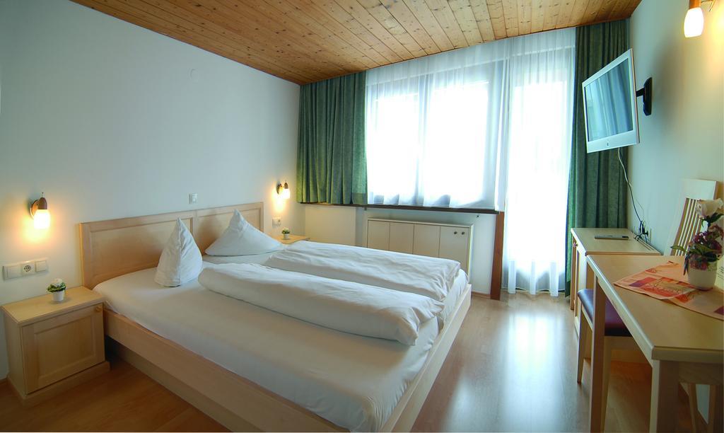 Gasthof Bad Sonnenberg Nueziders Room photo